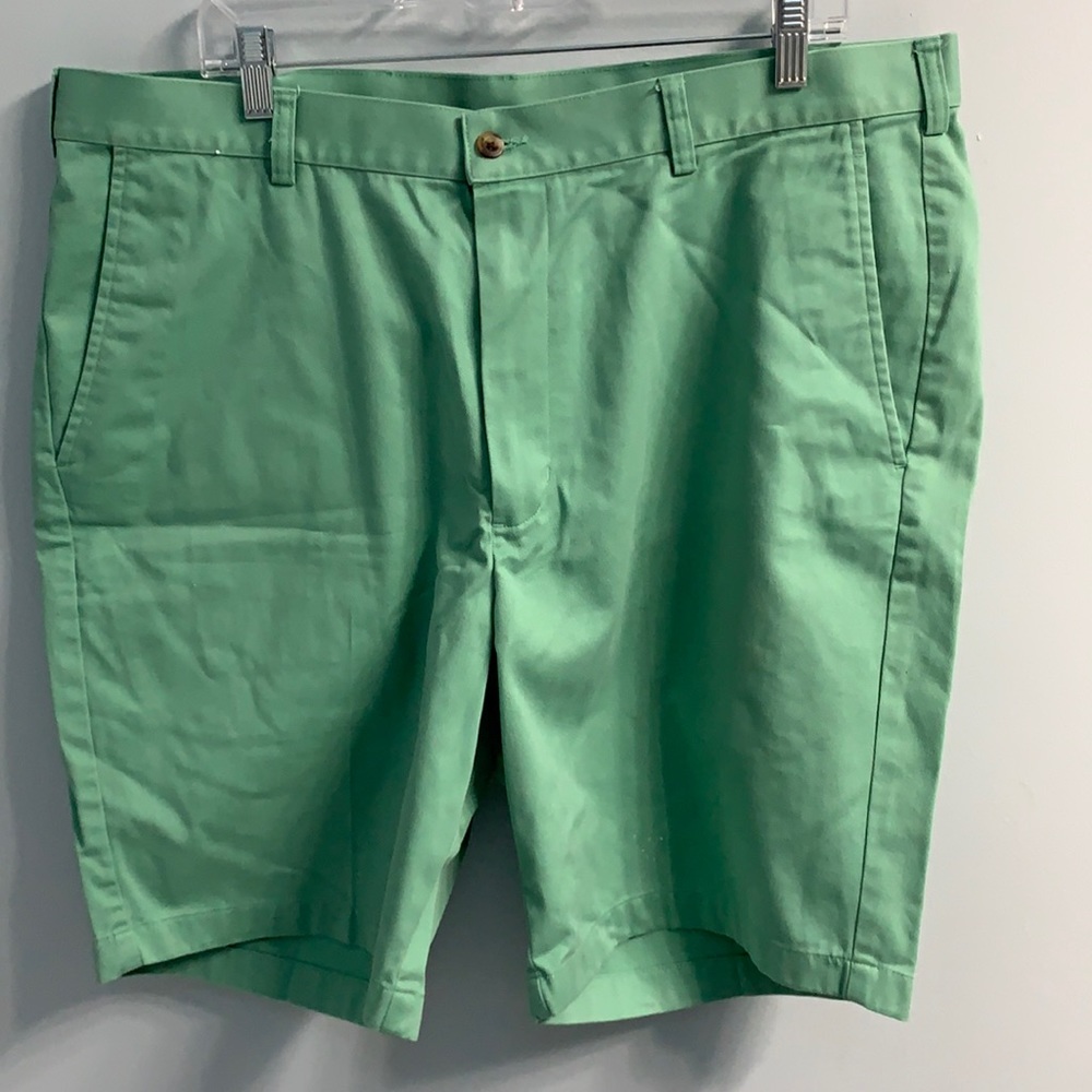 Green  men’s shorts with front and back pockets